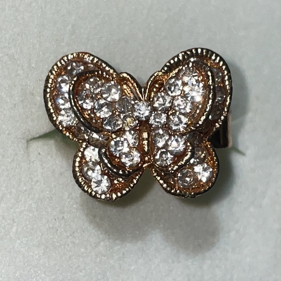 ❗5 For $2️⃣5️⃣ Bundle Sale❗Butterfly Ring - Picture 3 of 5